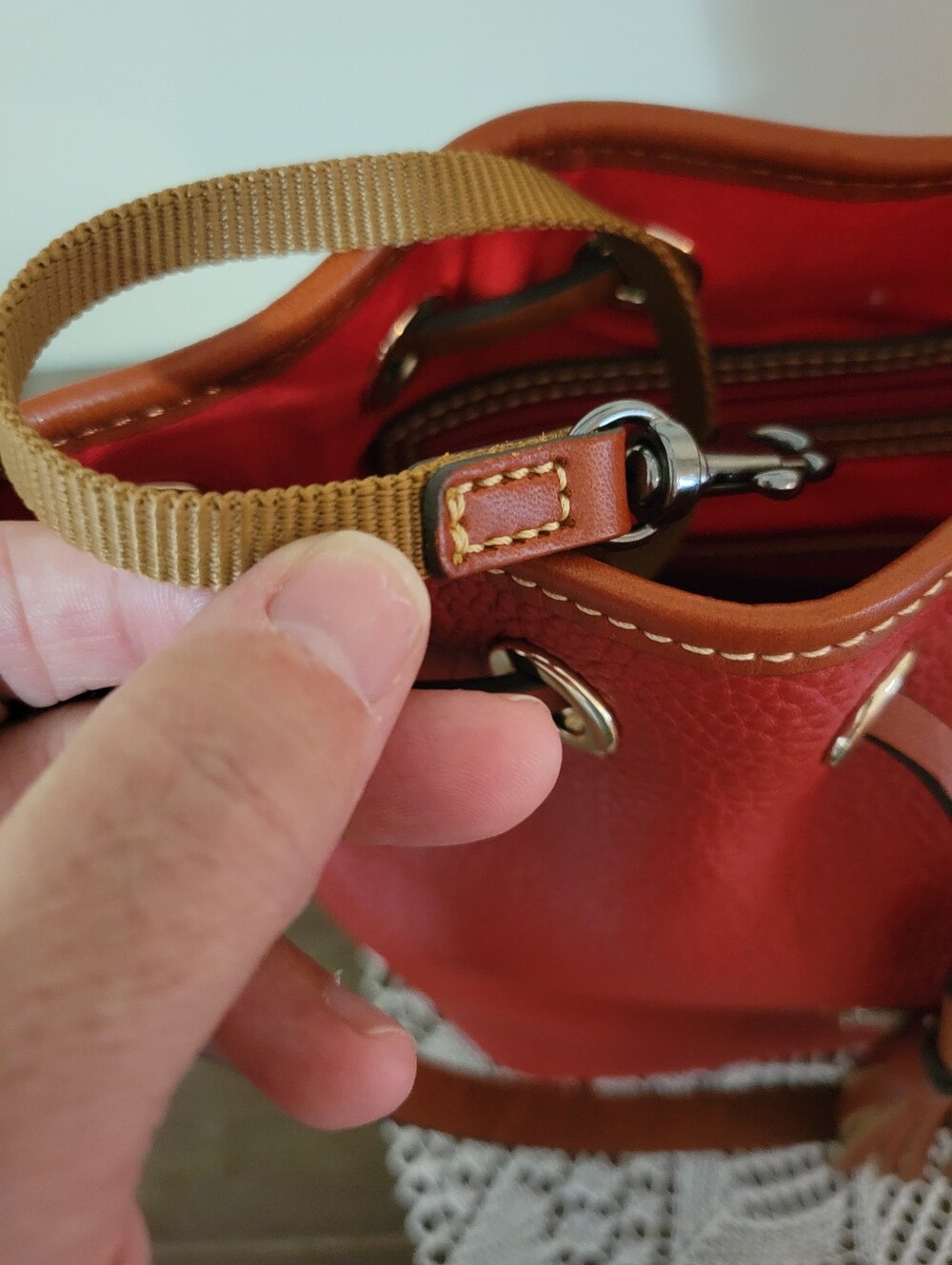 Dooney & Bourke Red Pebble Leather Aimee Drawstring Bag & Matching Wristlet - Picture 7 of 10